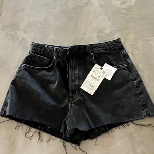 Zara never been worn tags still on high-rise black cut off Jean shorts size 10